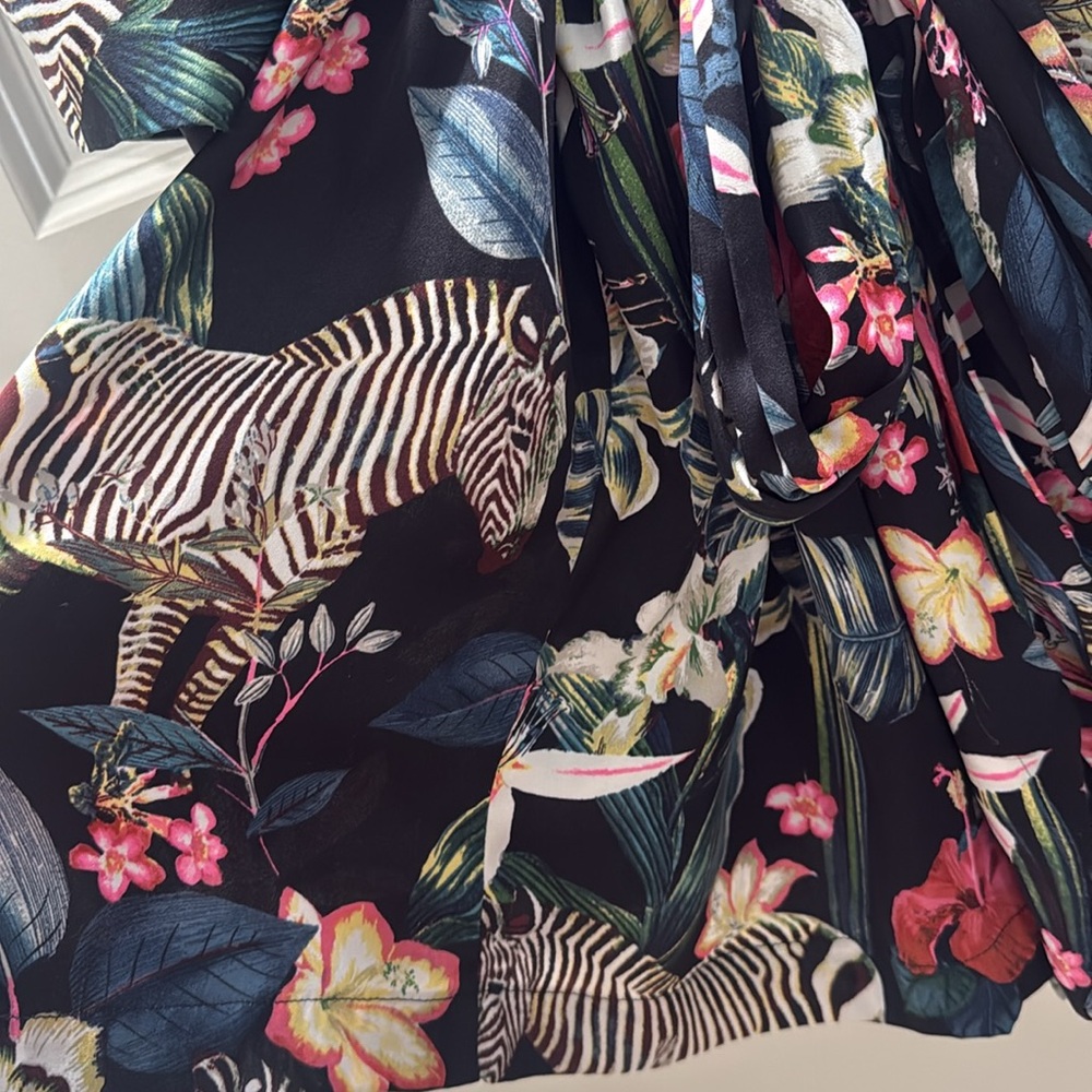 XS Banana Republic Silk Zebra Floral Robe - only worn a few times
